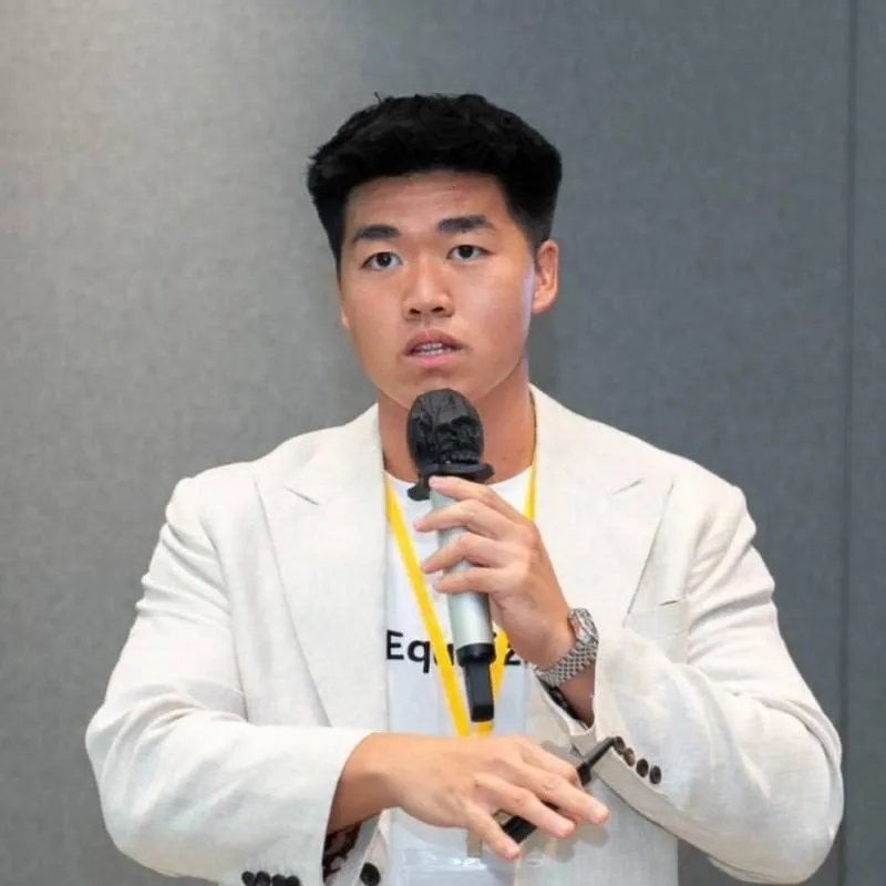 Darien, Founder of Synthesis and SG Superteam member.